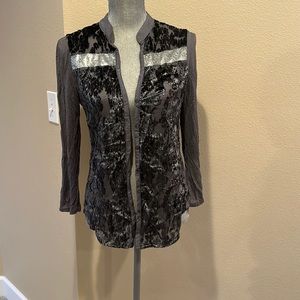 Black/gray silver shirt